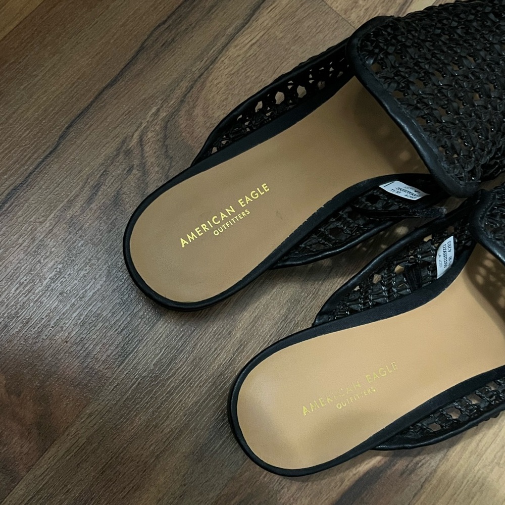 NWOT American Eagle Slip On Black Woven Mules - Picture 2 of 8